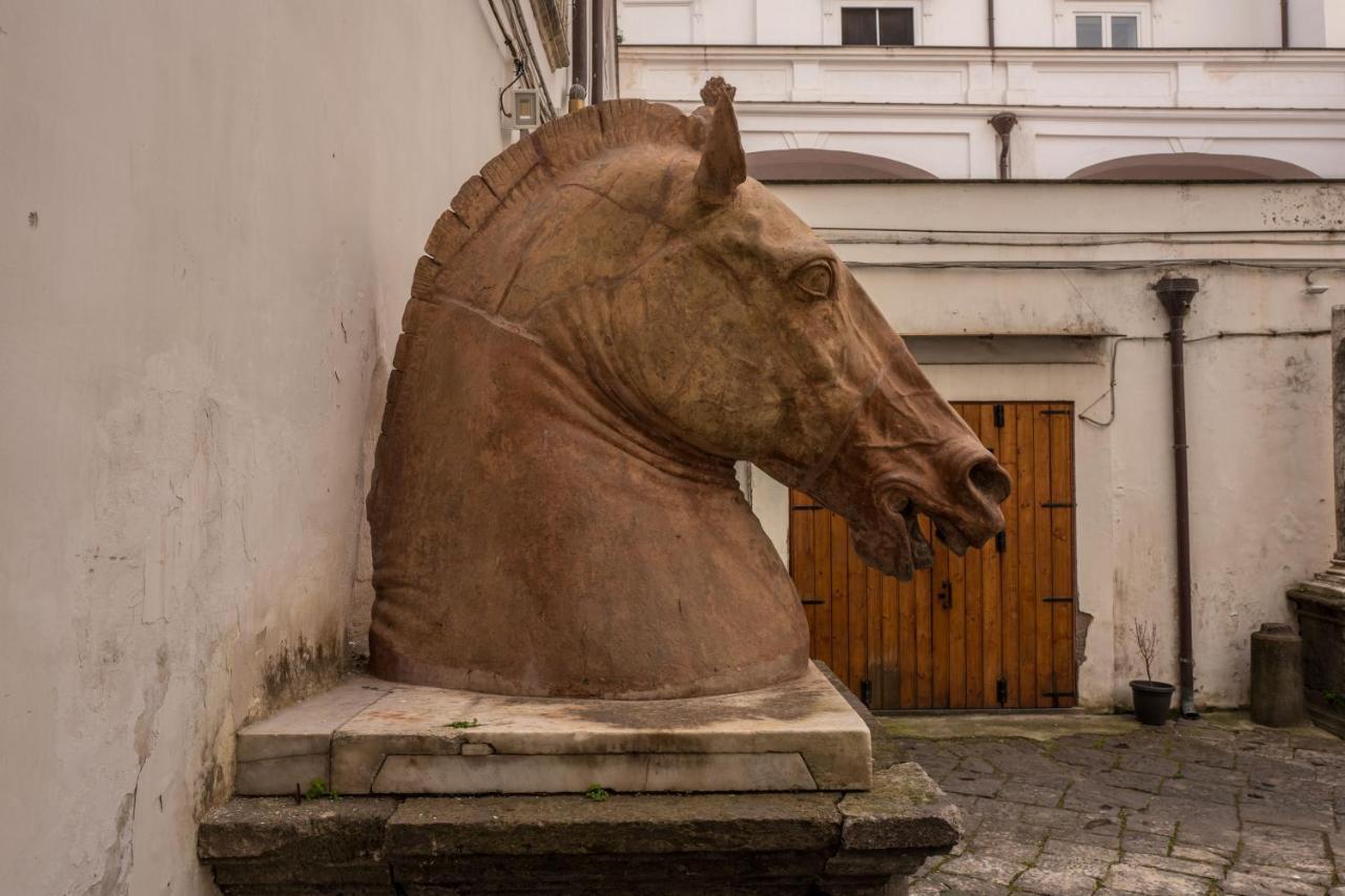 Art Suite Nel Cuore Di Napoli Exterior foto